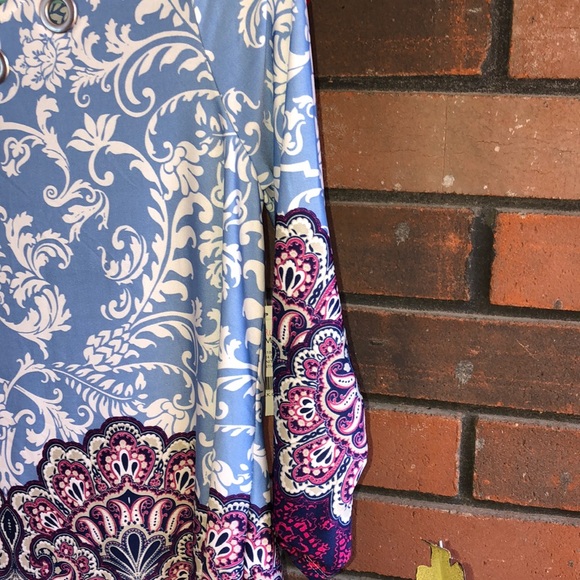 Ladies Top by New Directions, size Med. - Picture 5 of 7